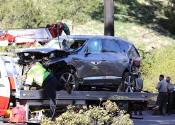 Tiger Woods coinvolto in un incidente in Florida: auto ribaltata, ansia sulle condizioni