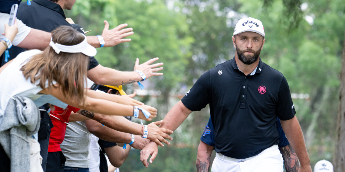 La classifica dei golfisti più pagati: ecco quanto guadagnano Rahm, Scheffler e Tiger Woods